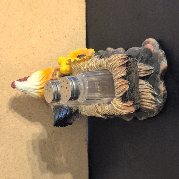 Chicken and Cart Salt & Pepper Shaker Holder - Picture 4 of 13